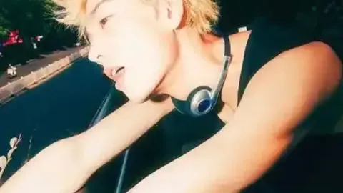 里夫斯送出助攻，克里斯蒂空切三分得手